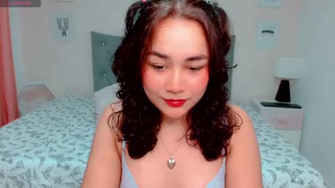 Larissas online show from 01.05.25