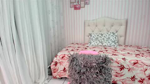Larissas online show from 03.12.25