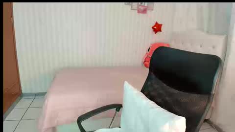 Larissas online show from 09.11.25