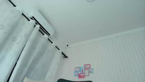 Larissas online show from 10.02.25