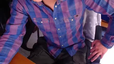 Snapshot of larry_art_a chatting on 02.11.26 Larry online show from 02.11.26