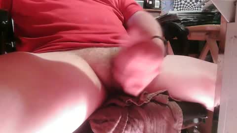 Snapshot of larrys60 chatting on 10.04.25 larrys60 online show from 10.04.25