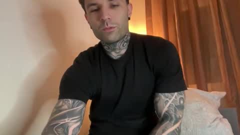 Snapshot of larsskeet chatting on 01.16.26 larsskeet online show from 01.16.26