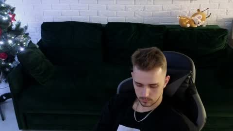 Snapshot of larstar01 chatting on 12.19.24 Lars online show from 12.19.24