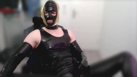 Rubber and Latex online show from 12.18.25
