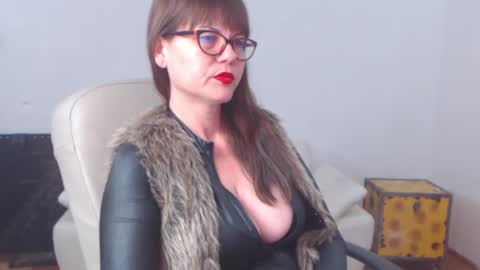 Snapshot of latexgoddesss chatting on 02.12.25 Jade online show from 02.12.25