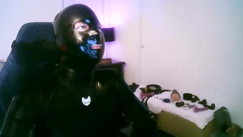 latexminheadroom online show from 03.10.25