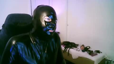 latexminheadroom online show from 10.27.25