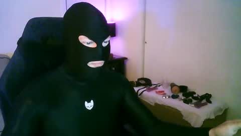 Snapshot of latexminheadroom chatting on 06.22.26 latexminheadroom online show from 06.22.26