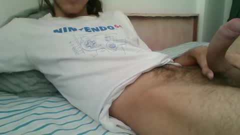 Snapshot of latin_boi6 chatting on 10.09.25 Angel online show from 10.09.25