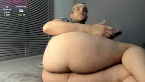 Snapshot of latin_boy_surprise chatting on 06.11.26 Yisus online show from 06.11.26