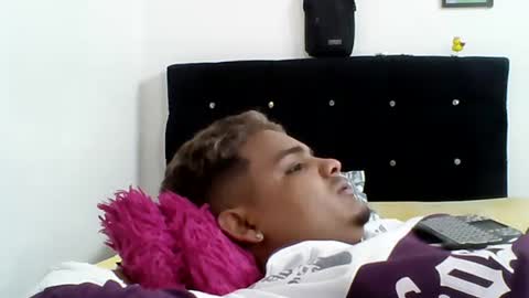 Snapshot of latin_curiousxxx chatting on 09.15.25 latin_curiousxxx online show from 09.15.25