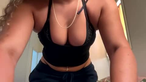 Snapshot of latina_bbyxo chatting on 09.25.25 latina_bbyxo online show from 09.25.25