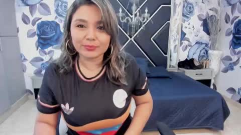 Snapshot of latinaholequeen chatting on 09.09.25 EMMA   online show from 09.09.25