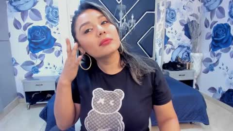 Snapshot of latinaholequeen chatting on 09.17.25 EMMA   online show from 09.17.25