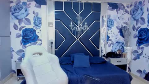 Snapshot of latinaholequeen chatting on 10.22.25 EMMA   online show from 10.22.25