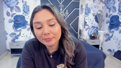 Snapshot of latinaholequeen chatting on 10.27.25 EMMA   online show from 10.27.25