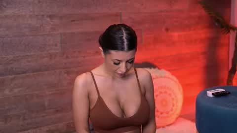 Latina online show from 11.20.25