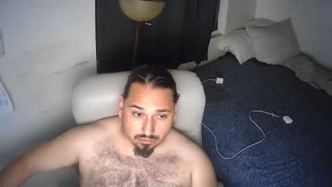 Snapshot of latinbb3030 chatting on 10.20.25 LatinoBB online show from 10.20.25