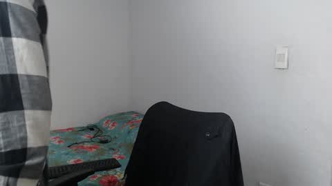 Snapshot of latinbunny7779 chatting on 01.18.25 camilo online show from 01.18.25