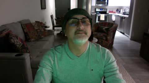 Snapshot of latinnous chatting on 12.02.24 QS - INDEPENDENT MODEL online show from 12.02.24