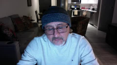 Snapshot of latinnous chatting on 12.09.24 QS - INDEPENDENT MODEL online show from 12.09.24