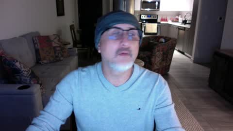 Snapshot of latinnous chatting on 12.21.24 QS - INDEPENDENT MODEL online show from 12.21.24