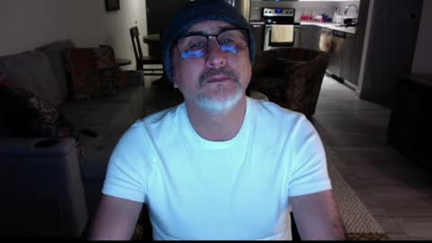 Snapshot of latinnous chatting on 12.24.24 QS - INDEPENDENT MODEL online show from 12.24.24