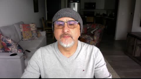 Snapshot of latinnous chatting on 12.25.24 QS - INDEPENDENT MODEL online show from 12.25.24