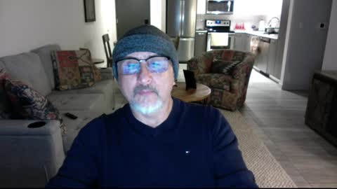 Snapshot of latinnous chatting on 12.28.24 QS - INDEPENDENT MODEL online show from 12.28.24