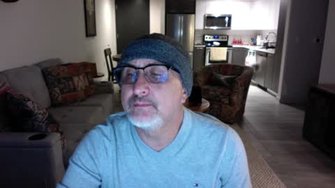 Snapshot of latinnous chatting on 01.17.25 QS - INDEPENDENT MODEL online show from 01.17.25