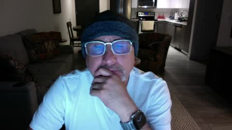 Snapshot of latinnous chatting on 01.21.25 QS - INDEPENDENT MODEL online show from 01.21.25