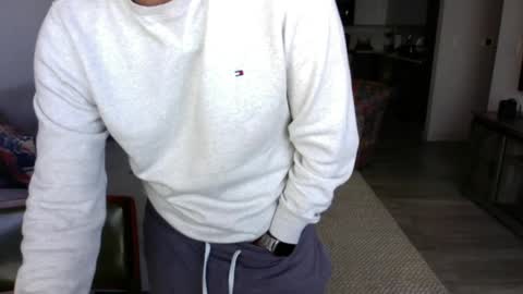 Snapshot of latinnous chatting on 01.25.25 QS - INDEPENDENT MODEL online show from 01.25.25