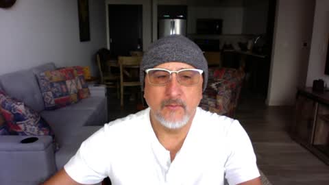 Snapshot of latinnous chatting on 01.26.25 QS - INDEPENDENT MODEL online show from 01.26.25