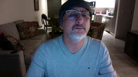 Snapshot of latinnous chatting on 02.13.25 QS - INDEPENDENT MODEL online show from 02.13.25