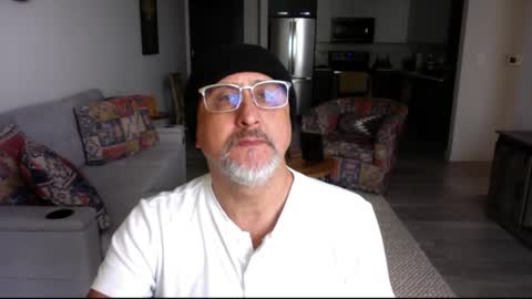 Snapshot of latinnous chatting on 02.16.25 QS - INDEPENDENT MODEL online show from 02.16.25