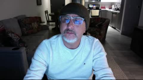 Snapshot of latinnous chatting on 02.17.25 QS - INDEPENDENT MODEL online show from 02.17.25