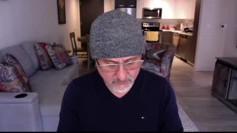 Snapshot of latinnous chatting on 02.22.25 QS - INDEPENDENT MODEL online show from 02.22.25