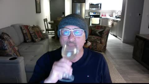 Snapshot of latinnous chatting on 02.23.25 QS - INDEPENDENT MODEL online show from 02.23.25