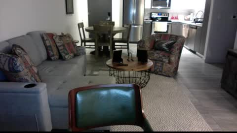 Snapshot of latinnous chatting on 02.24.25 QS - INDEPENDENT MODEL online show from 02.24.25