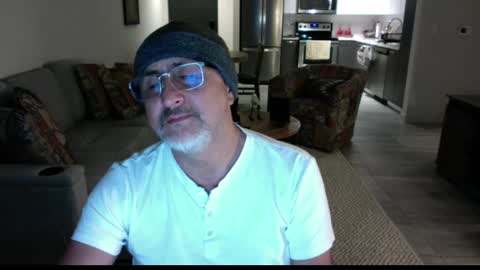 Snapshot of latinnous chatting on 02.28.25 QS - INDEPENDENT MODEL online show from 02.28.25