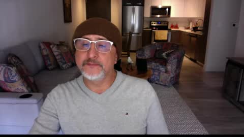 Snapshot of latinnous chatting on 02.28.25 QS - INDEPENDENT MODEL online show from 02.28.25