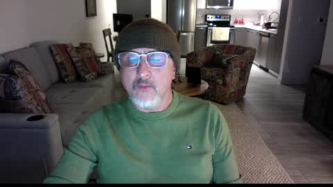 Snapshot of latinnous chatting on 03.01.25 QS - INDEPENDENT MODEL online show from 03.01.25