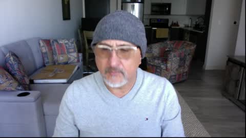 Snapshot of latinnous chatting on 03.08.25 QS - INDEPENDENT MODEL online show from 03.08.25