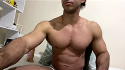 latino_rodri online show from 04.23.26