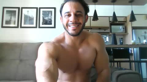 latino_rodri online show from 06.10.26