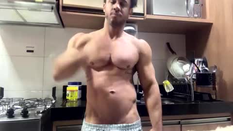 latino_rodri online show from 06.25.26