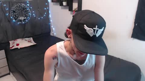 Snapshot of latins_boys_20 chatting on 12.16.24 NICK online show from 12.16.24