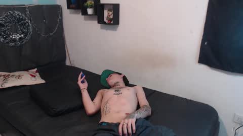 Snapshot of latins_boys_20 chatting on 12.30.24 NICK online show from 12.30.24