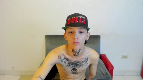 Snapshot of latins_boys_20 chatting on 01.19.25 NICK online show from 01.19.25